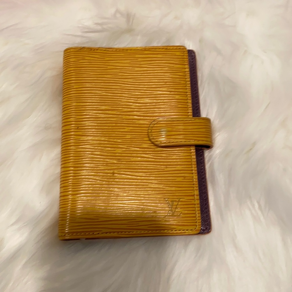 Louis Vuitton agenda